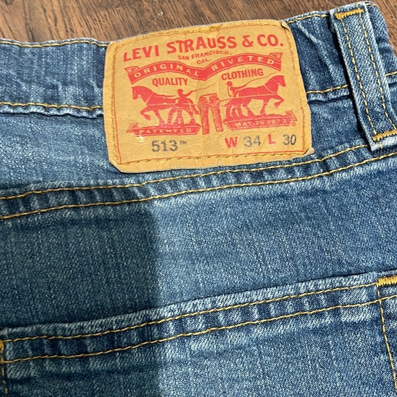 Blue Levi’s jeans - Picture 2 of 3